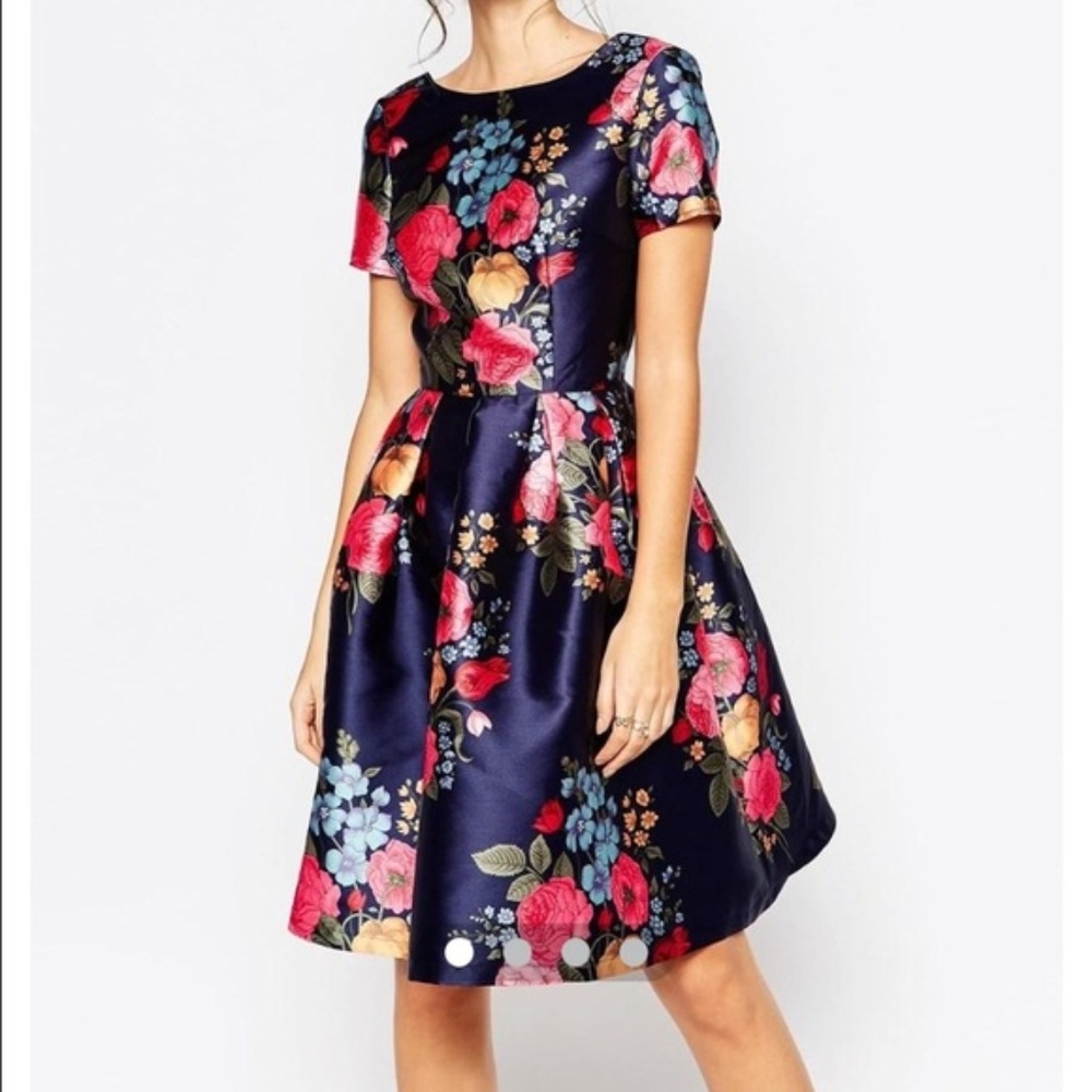 Bright, fun dress with floral pattern